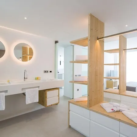 One Ibiza 5*