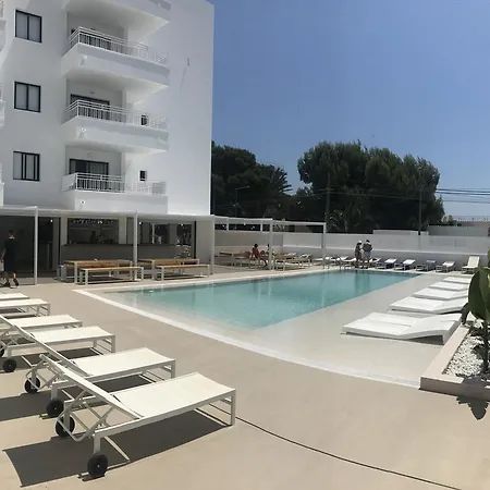 White - Adults Only Aparthotel 4*