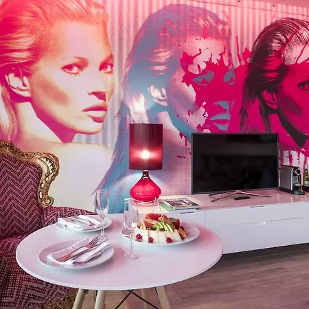 Corso & 4* Ibiza Town