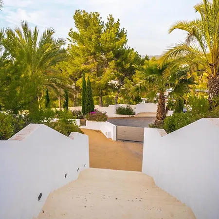 Julia - Cala Moli Villa Ibiza Town