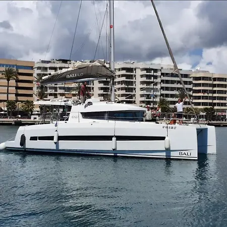 Centro Catamaranes Y Velero Botel Ibiza Town