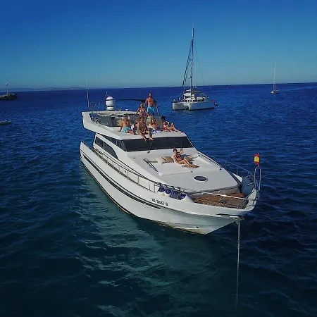 Botel Divina 3*