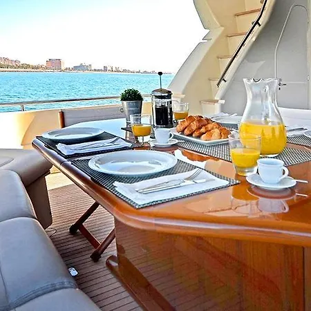 Botel Divina 3*