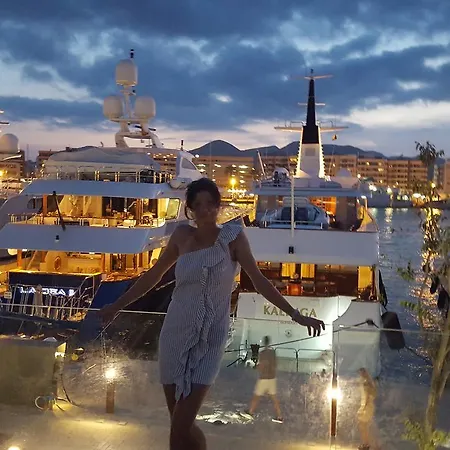 Divina Botel 3*