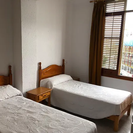 Guest house Casa De Huespedes El Almendro