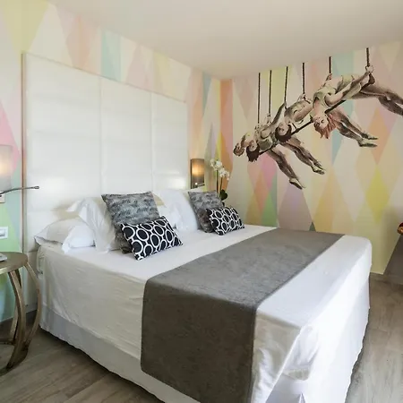 Corso & 4* Ibiza Town