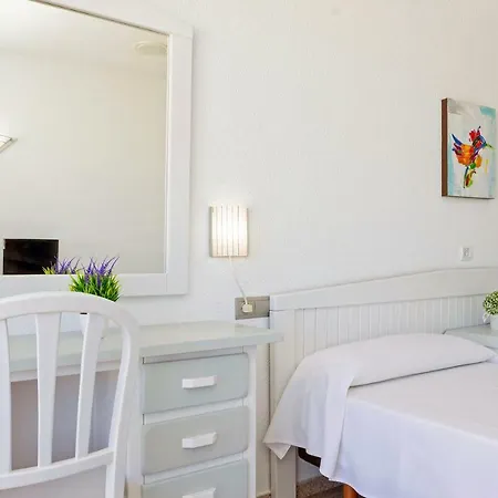 Molins Park Hotel 3*
