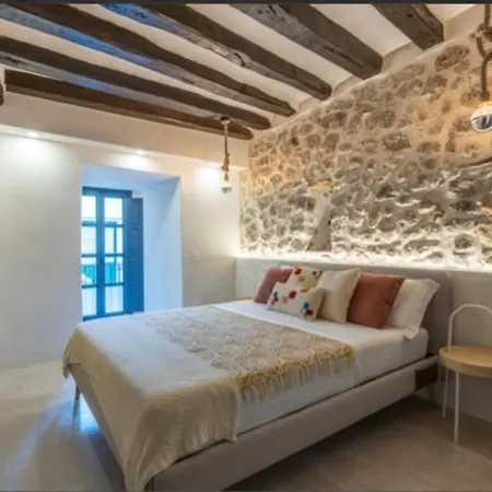 Private Can Bes, Dalt Vila Apartment