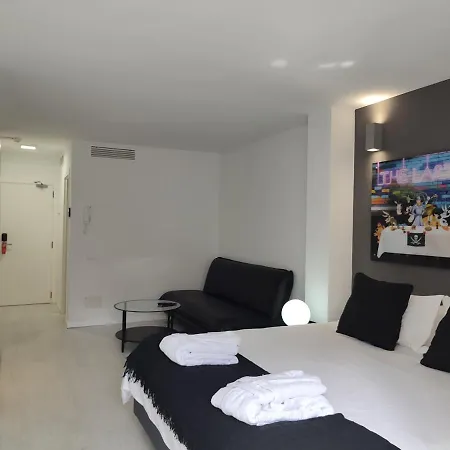 Urban Spaces Aparthotel 3*