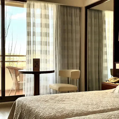 Royal Plaza 4*