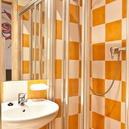 Ten Hostel Ibiza città