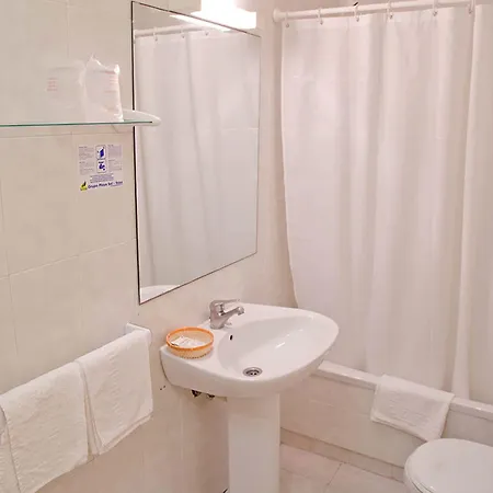 Vibra Hotel 2*
