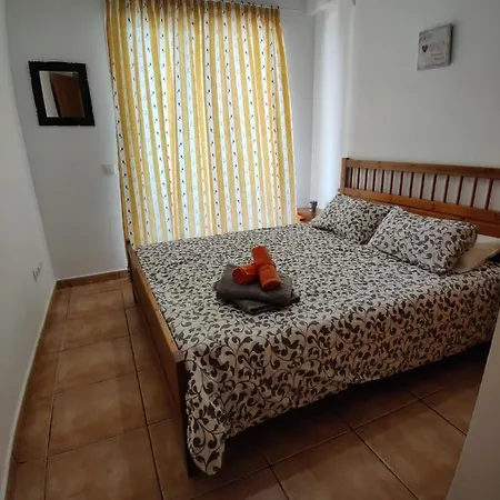 Privada Marina Botafoch 2 Homestay *