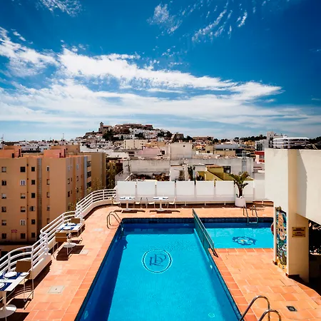 Hotel Royal Plaza 4*