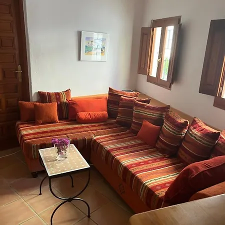 Casita En Dalt Vila Holiday home *