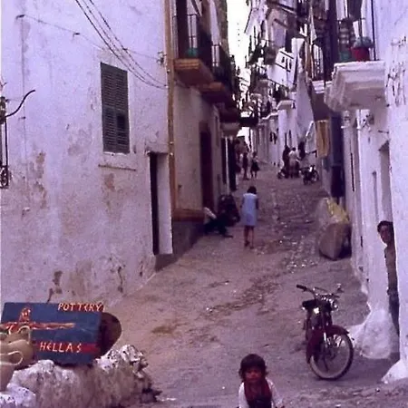 Private Can Bes, Dalt Vila