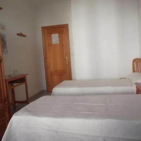 Casa De Huespedes El Almendro Affittacamere
