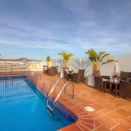 Hotell Royal Plaza