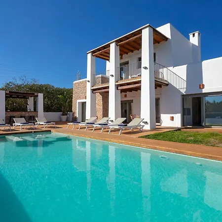 In Sleeps 10 To 12 Guests Villa
