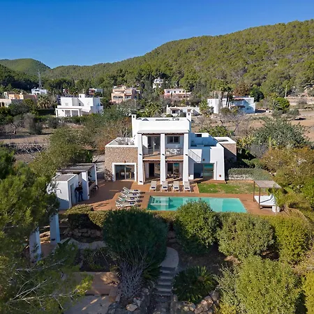 Villa In Sleeps 10 To 12 Guests Ibiza