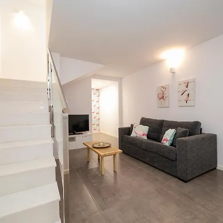 In Sleeps 10 To 12 Guests Villa