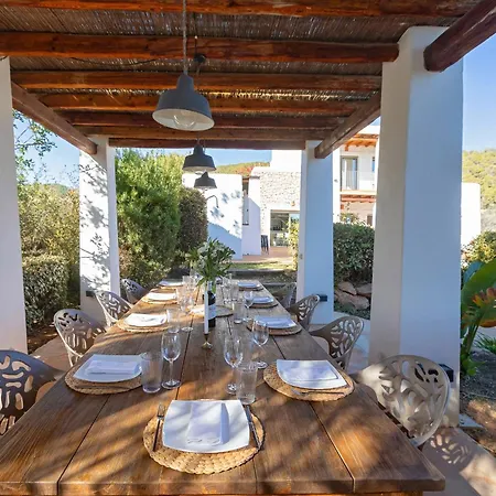 Villa In Sleeps 10 To 12 Guests Ibiza Town
