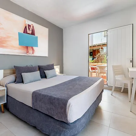Aparthotel Cenit & Apts. Sol Y Viento 2*