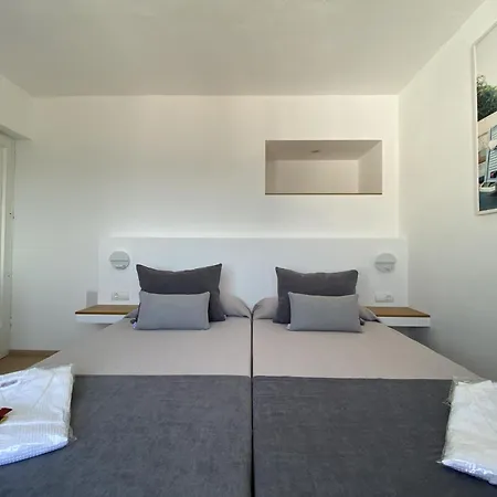 Aparthotel Cenit & Apts. Sol Y Viento Ibiza