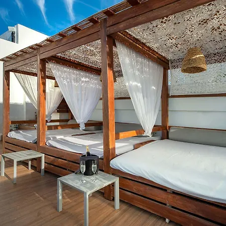 Cenit & Apts. Sol Y Viento Ibiza