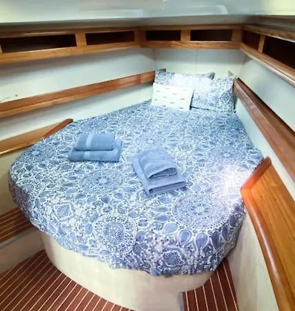 Flotante Mrringo Botel Ibiza Town