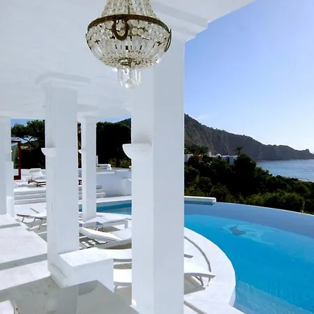 Rica * Ibiza Town