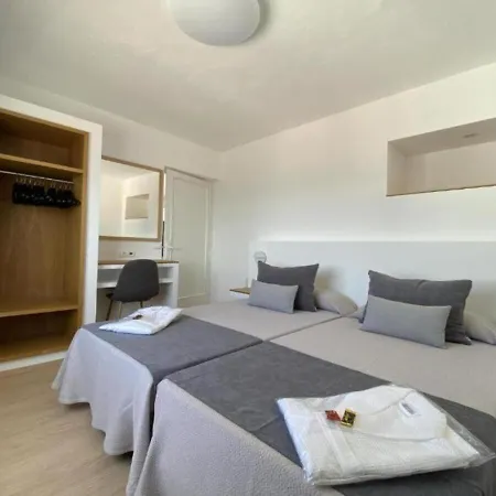 Aparthotel Cenit & Apts. Sol Y Viento Ibiza