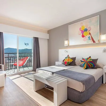 Aparthotel Cenit & Apts. Sol Y Viento 2*