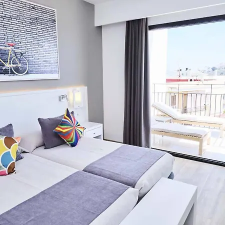 Cenit & Apts. Sol Y Viento 2* Ibiza