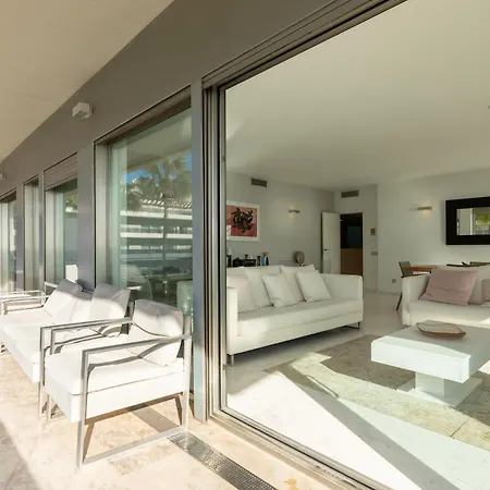 Plaja D En Bossa 4 Bedroom With Pool, Sea View & Only 8mins Drive To Airport * Ibiza Town