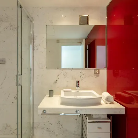Apartment Plaja D En Bossa 4 Bedroom With Pool, Sea View & Only 8mins Drive To Airport Ibiza Town