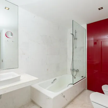 Plaja D En Bossa 4 Bedroom With Pool, Sea View & Only 8mins Drive To Airport Apartment Ibiza Town