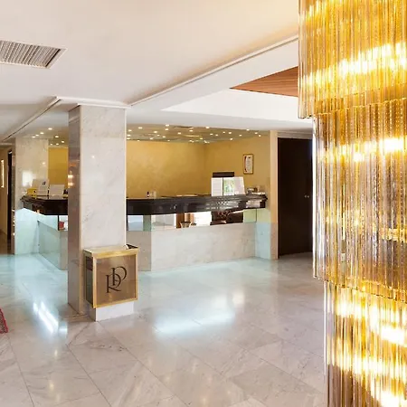 Hotel Royal Plaza 4*
