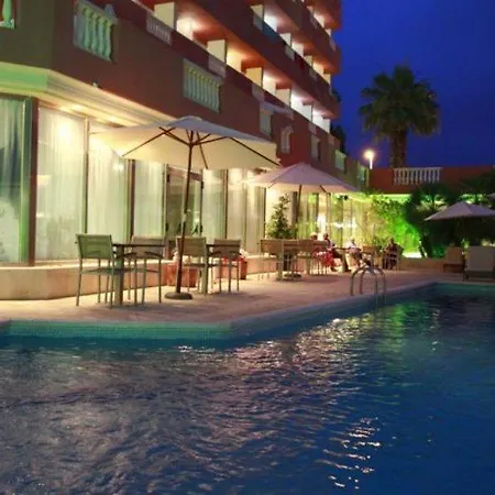 Fergus Paraiso - Adults Only Hotel