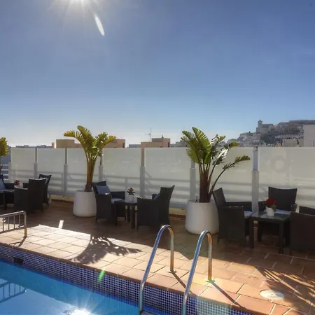 Royal Plaza Hotell 4*