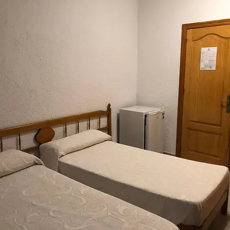 Casa De Huespedes El Almendro Affittacamere 4*