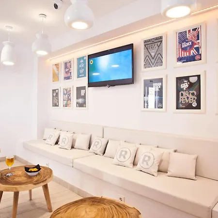 Ten Hostel Ostello
