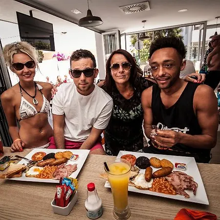 Ryans - Only Adults Apartmanhotel 3*