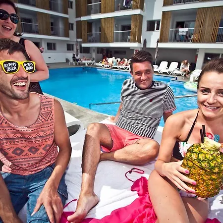 Ryans - Only Adults Aparthotel