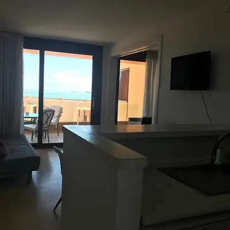 White Aparts Apartment *