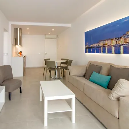 Aparthotel B-llobet Sun & Confort 4*