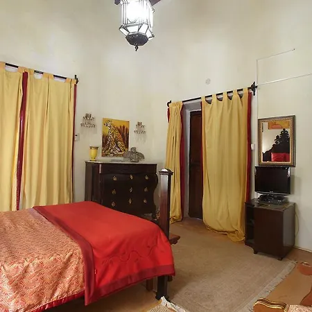 El Corsario 3*