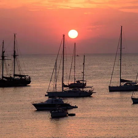 Neptuno Hotel 3*